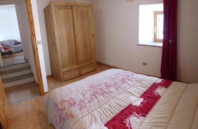 Ferienwohnung 'Bilocale Vista Monte Bianco' mit Bergblick, Gemeinschaftsgarten und Balkon