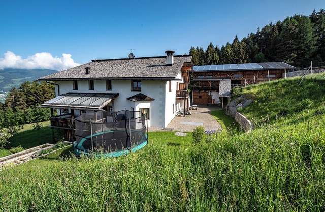 Ferienwohnung 'Biohof Maurer Apt Vogelstimmen' mit Bergblick, Gemeinschaftsgarten und WLAN