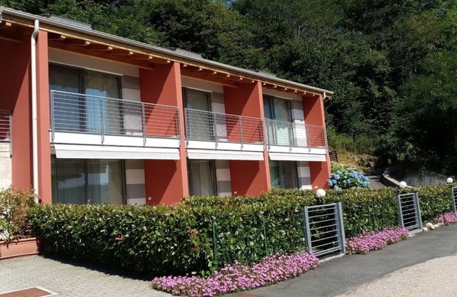 Apartment "Blue" in dem Haus mit Seeblick, Parkplatz und Privatstrand