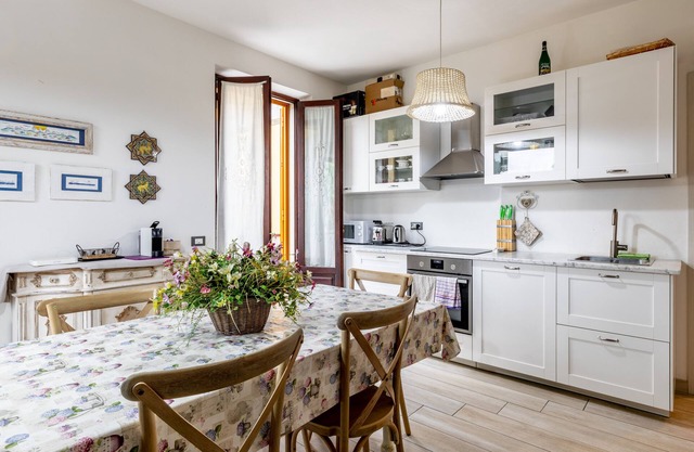 Apartment 'Brezza Marina' with Sea View, Wi-Fi and Air Conditioning