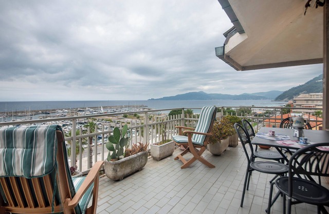 Apartment 'Breathtaking View' with Sea View, Private Terrace and Wi-Fi
