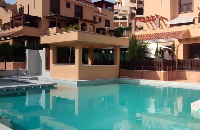 Ferienwohnung 'Brisa Del Mar' mit Gemeinschaftspool, Wi-Fi und Klimaanlage