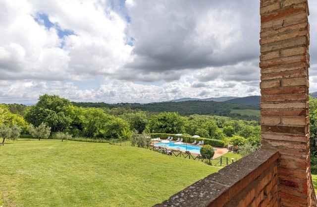 Ferienwohnung 'Casa In Toscana Panoramica-Piscina' mit Gemeinschaftspool und gemeinsamem Garten