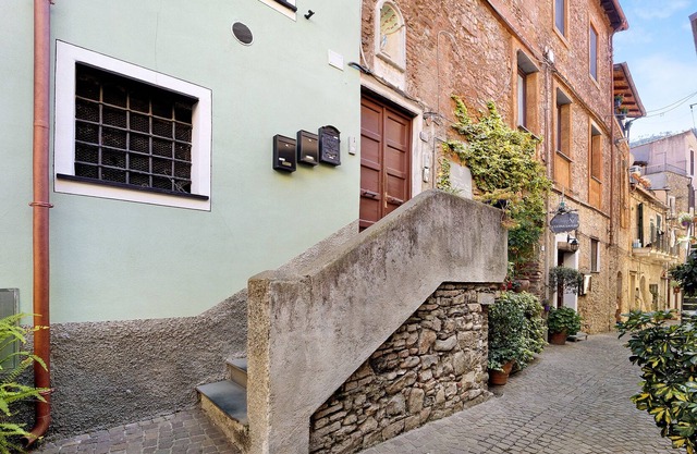 Apartment "Centro Villanova d'Albenga" with Wi-Fi and Air Conditioning