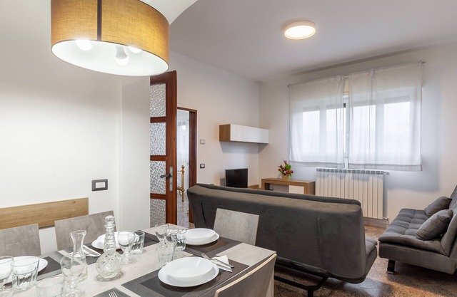 Ferienwohnung 'Ca' Graziosi Fiori' mit Bergblick, Gemeinschaftsgarten und WLAN