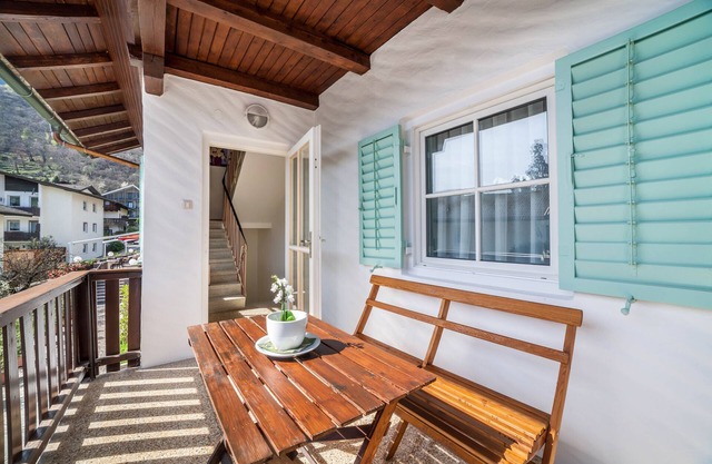 Ferienwohnung 'Cafe Rudi Living Ignaz' mit Bergblick, Balkon und Terrasse