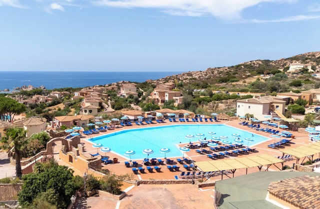 Apartment 'Calarossa Beach House' with Sea View, Wi-Fi and Air Conditioning
