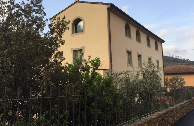 Ferienwohnung 'Calci - Dal Monte Al Mare' mit Bergblick, Gemeinschaftsgarten und WLAN