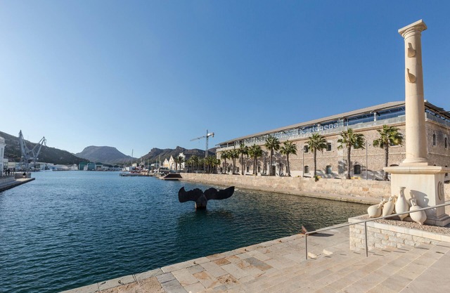Apartment 'Camarote De Vinagrillo' with Wi-Fi and Air Conditioning