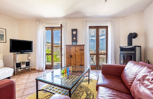 'Apartment Capri' mit Seeblick, Garten und WLAN