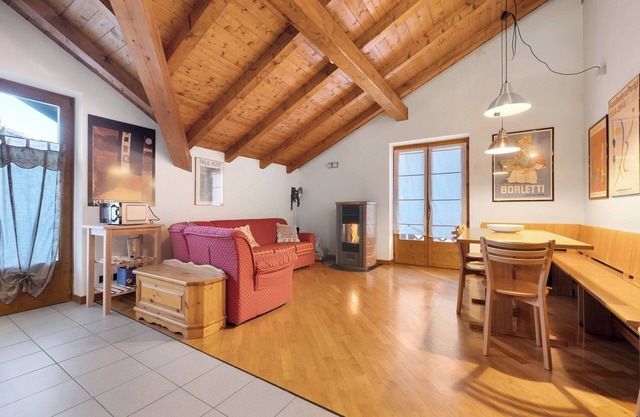 Ferienwohnung 'Carla, Strembo' mit Balkon und Wi-Fi