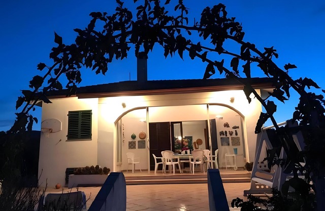 Ferienwohnung 'Carloforte' mit Meerblick, privater Terrasse und privatem Garten
