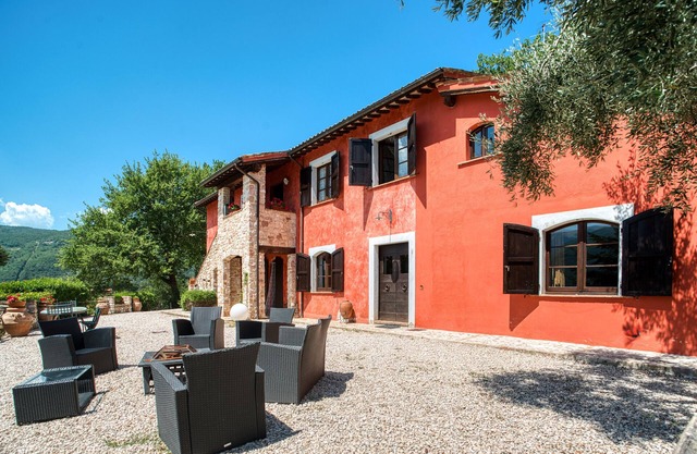 Ferienwohnung 'Casale Rosso' mit privatem Pool, privater Terrasse und WLAN