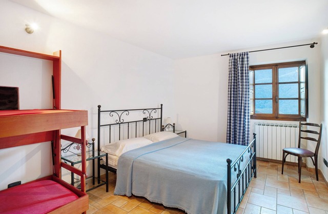 Ferienwohnung 'Casa Azzurra - Sciu'pepin' mit privatem Garten, Balkon und WLAN