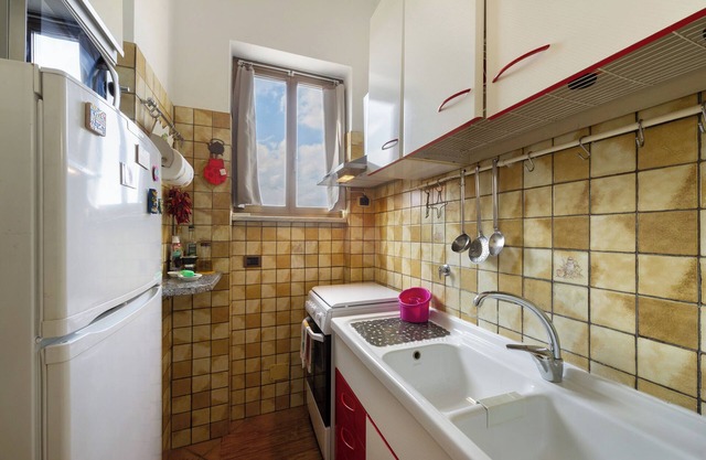 Apartment 'Casa Chiara' with Balcony, Wi-Fi and Air Conditioning