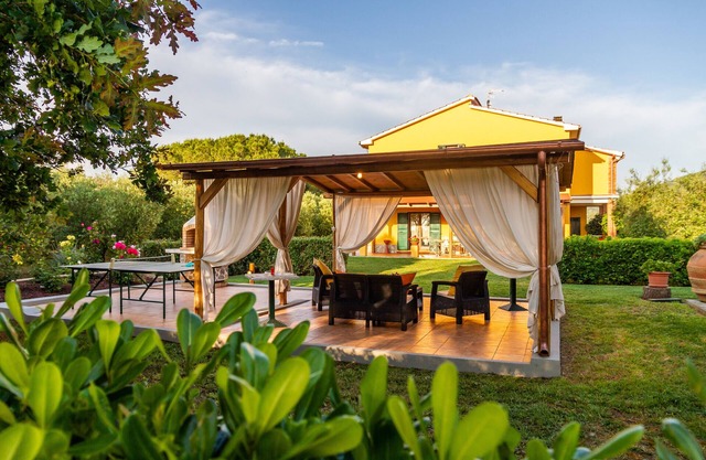 Ferienwohnung "Casa Dante" mit Blick auf die Hügel und den Monte Argentario, 2 Terrassen und Wi-Fi