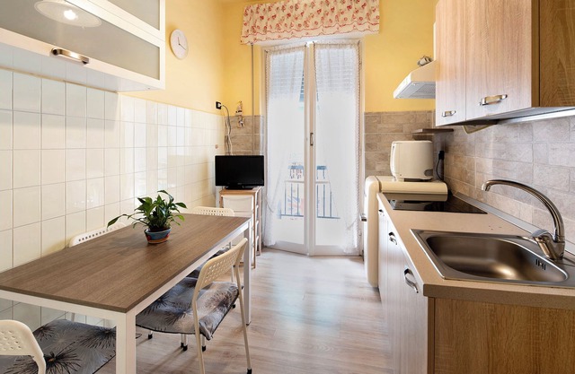 Apartment "Casa Francesca - Arenzanohost" with Balcony & Wi-Fi