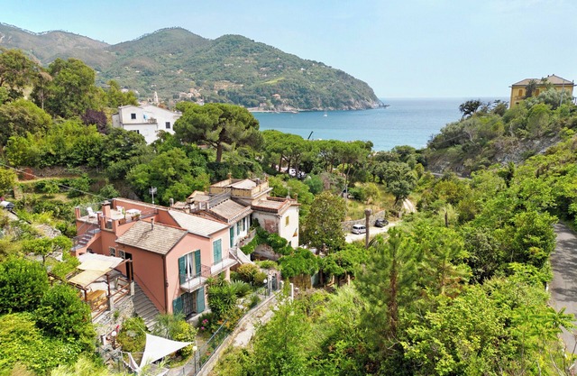 Ferienwohnung 'Casa Glicine Sul Mare' mit Privatterrasse, Gemeinschaftsgarten und WLAN