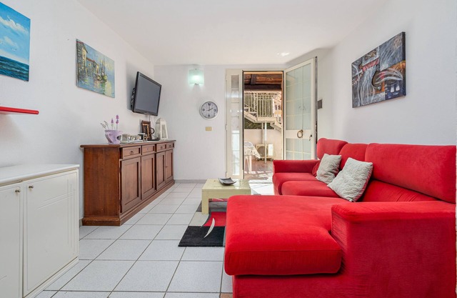 Apartment 'Casa Isa E Martina' with Private Terrace