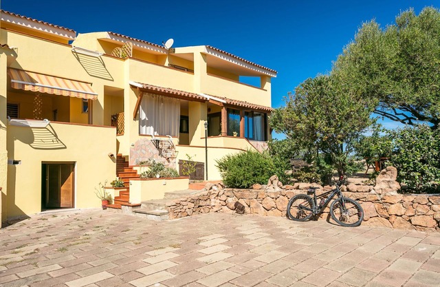 Ferienwohnung "Casa Relax" mit Blick auf die Berge und das Meer, Garten, WLAN & Terrasse