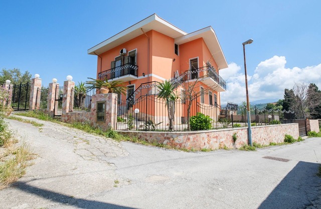 Ferienwohnung "Casa Stella Vista Eolie" mit Gemeinschaftsgarten und WLAN