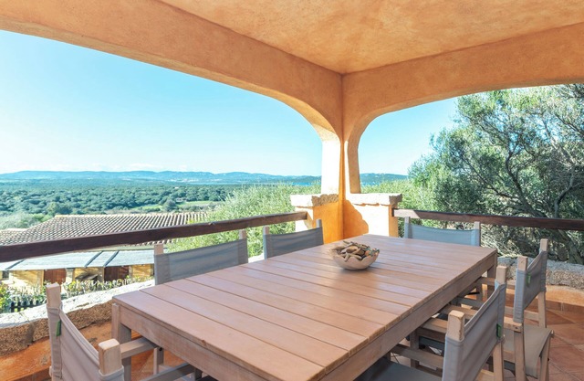 Ferienwohnung 'Casa Lauretta' mit Meerblick, Gemeinschaftspool und Klimaanlage
