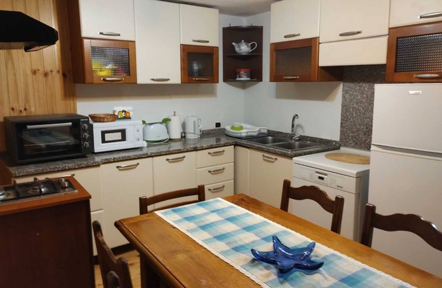 Apartment 'Casa Mimosa - Villa Mafalda' with Mountain View, Shared Garden and Wi-Fi
