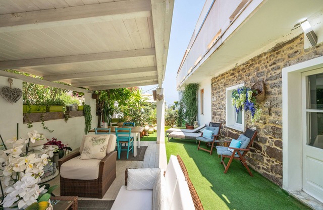 Apartment 'Casa Nora' with Private Terrace, Wi-Fi and Air Conditioning