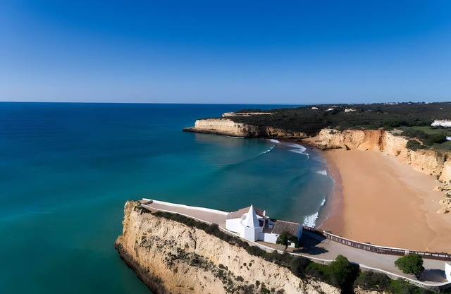 Apartment 'Casa Oliveira - Algarve' with Sea View, Wi-Fi and Air Conditioning