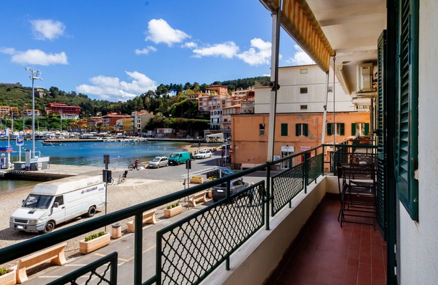 Apartment 'Casa Uliana' with Sea View, Wi-Fi and Air Conditioning