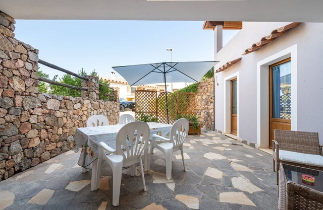 Apartment 'Casa Vacanze Lilly' with Private Garden, Wi-Fi and Air Conditioning