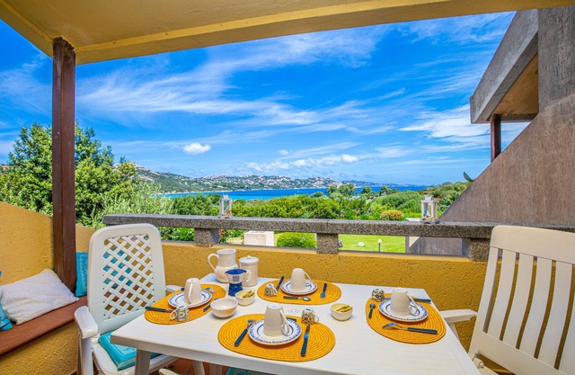 Wohnung Casa Vacanze Nicola e Maria mit Meerblick, Balkon, Terrasse und Garten