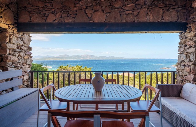 Ferienwohnung 'Casa Vacanze Ribes' mit Meerblick, Gemeinschaftspool und privater Terrasse