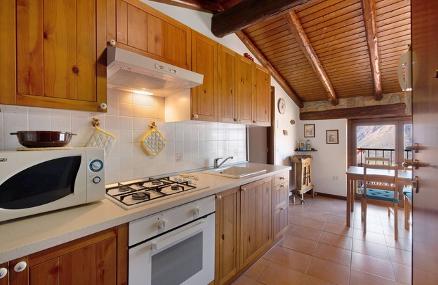 Apartment "Casargo 1" with Mountain View & Balcony