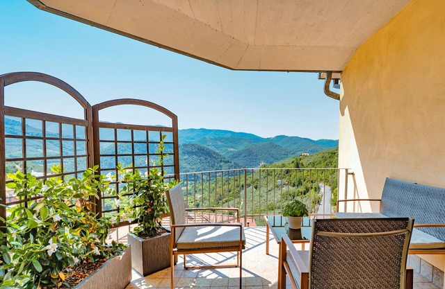 Apartment 'Casavacanze' mit Bergblick, privater Terrasse und WLAN