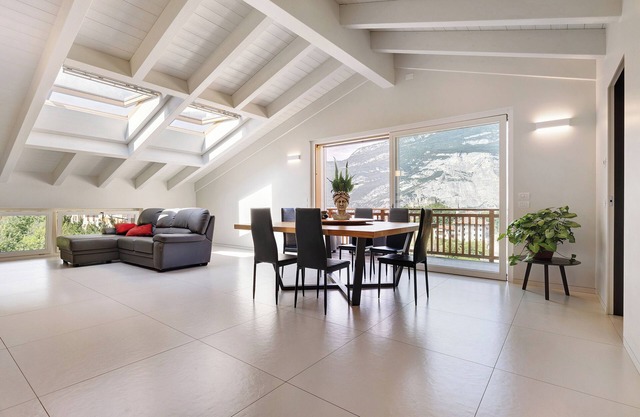 Ferienwohnung 'Burgblick' mit Bergblick, Balkon und WLAN