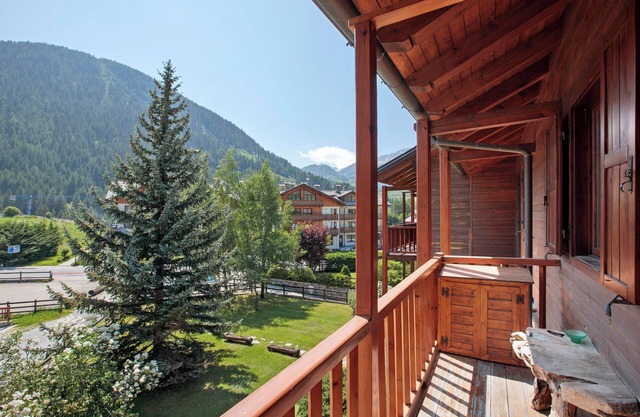 Ferienwohnung 'Caterina La Thuile' mit Bergblick, Gemeinschaftsgarten und Wi-Fi