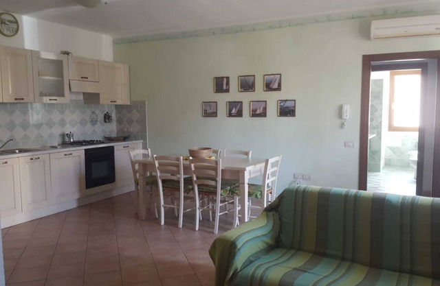 Ferienwohnung "Cavalluccio 2 La Maddalena " mit Gemeinschaftsterrasse, WLAN und Klimaanlage