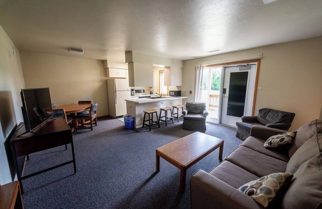 Peaceful apartments centrally located to many attractions in Sheboygan County.
