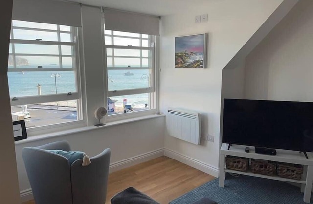 Apartment - Centre of Swanage Stunning Sea views