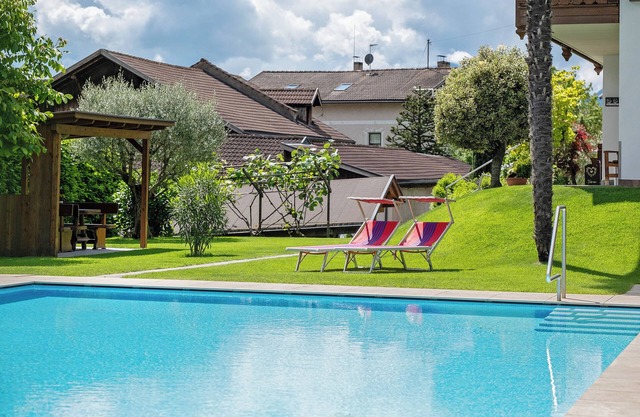 Ferienwohnung 'Christine 1' mit Bergblick, Gemeinschaftspool und Wi-Fi
