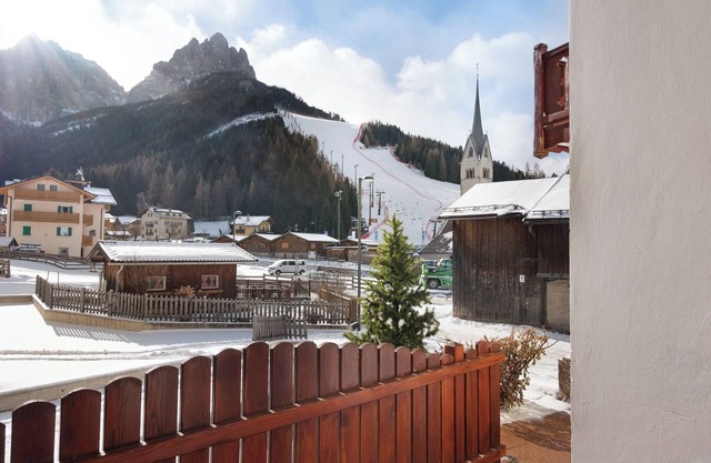 Ferienwohnung "Ciasa Piz Quadrilocale" mit Bergblick, Terrasse & WLAN