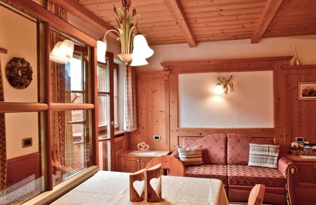 Ferienwohnung "Ciasa Mirio Pars" mit Bergblick, WLAN & Balkon