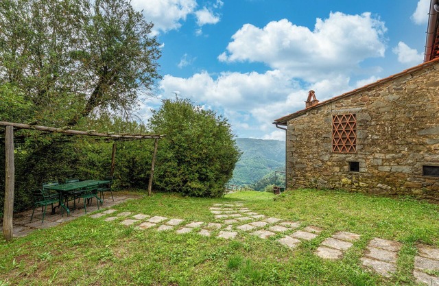 Ferienwohnung 'Cima A Zano' mit Bergblick, Gemeinschaftspool und Wi-Fi