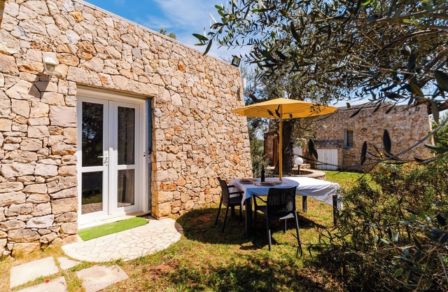 Ferienwohnung 'Classic Dépendance - Angolo Cottura' mit Gemeinschaftspool, Wi-Fi und Klimaanlage