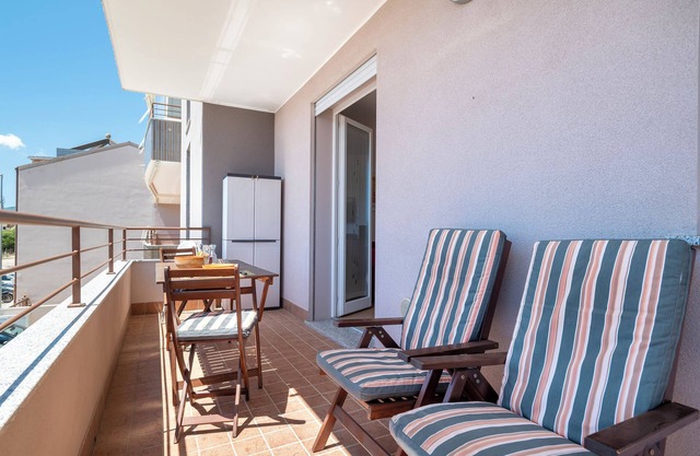 Ferienwohnung 'Clhome Peacful and Comfy' mit privater Terrasse, WLAN und Klimaanlage