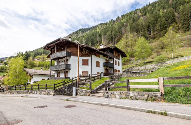 Ferienwohnung 'Collini Le Betulle' mit Bergblick, Privatem Garten und Balkon