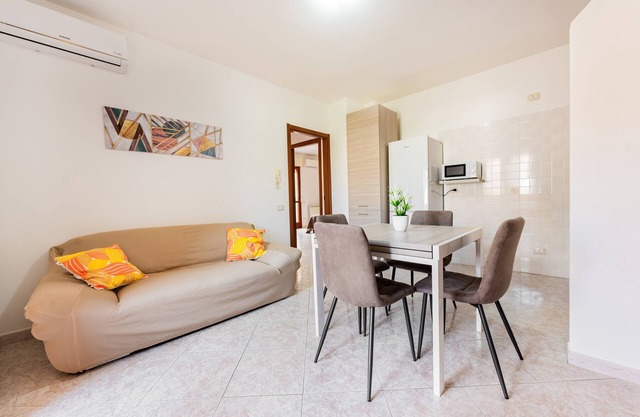 Ferienwohnung 'Colombo Rooms' mit Balkon und Klimaanlage