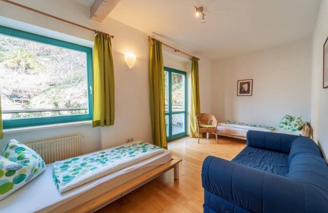 Ferienwohnung 'Comfort 4' mit Bergblick, Gemeinschaftsterrasse und WLAN