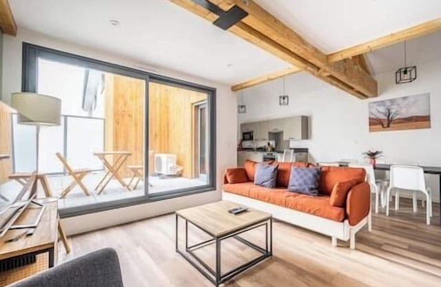 Apartment Comfortable in the centre of Pau: parking, AC...